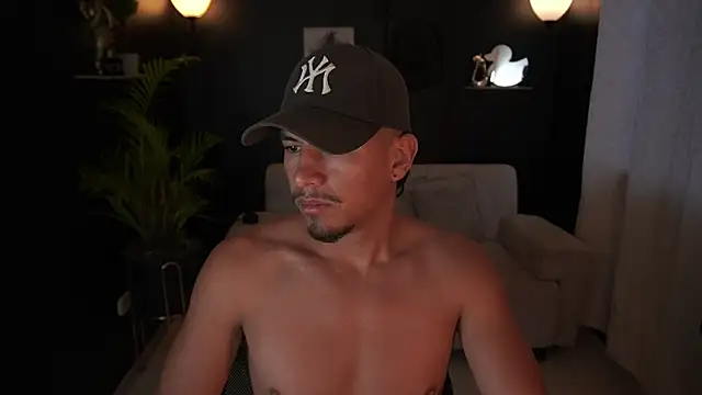 Snapshot of Aaronfox_x chatting on 4, 11, 2025 Aaronfox x online show from 4, 11, 2025