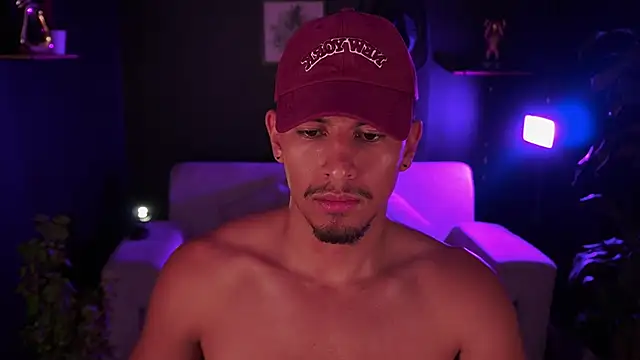 Snapshot of Aaronfox_x chatting on 13, 11, 2025 Aaronfox x online show from 13, 11, 2025