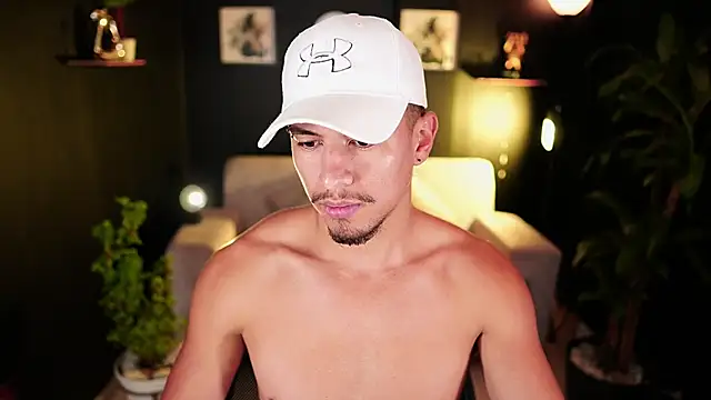 Snapshot of Aaronfox_x chatting on 21, 11, 2025 Aaronfox x online show from 21, 11, 2025