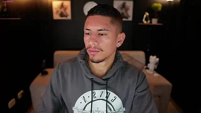 Snapshot of Aaronfox_x chatting on 28, 11, 2025 Aaronfox x online show from 28, 11, 2025