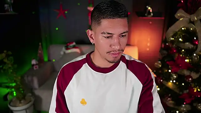 Snapshot of Aaronfox_x chatting on 2, 12, 2025 Aaronfox x online show from 2, 12, 2025