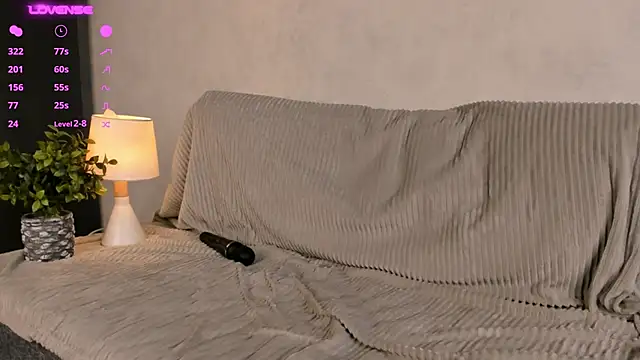 Snapshot of MeghanElson chatting on 18, 12, 2024 MeghanElson online show from 18, 12, 2024