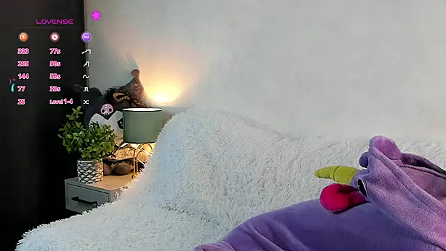 Snapshot of MeghanElson chatting on 4, 2, 2025 MeghanElson online show from 4, 2, 2025