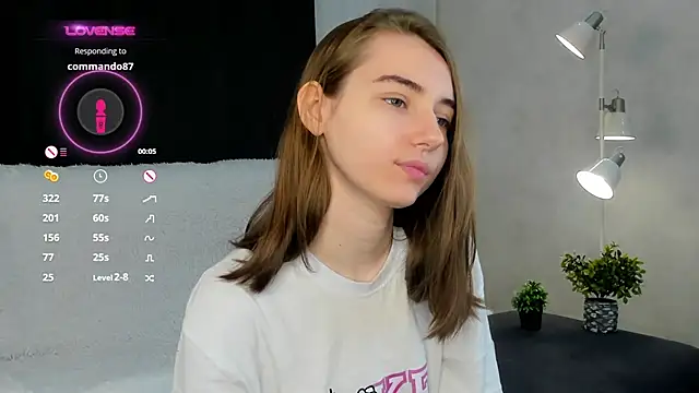 Snapshot of MeghanElson chatting on 11, 3, 2025 MeghanElson online show from 11, 3, 2025