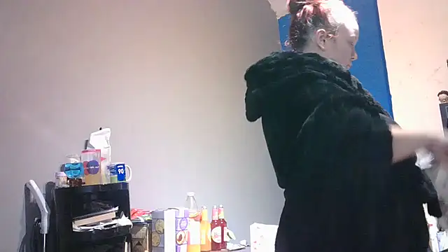 Snapshot of busty-bella1 chatting on 5, 12, 2025 busty-bella1 online show from 5, 12, 2025