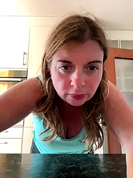 Snapshot of Lombada chatting on 2, 10, 2025 Lombada online show from 2, 10, 2025