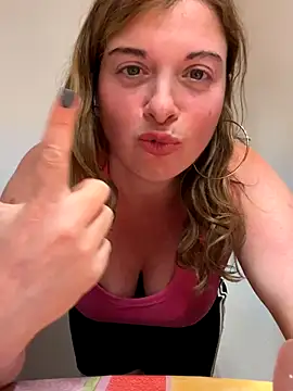 Snapshot of Lombada chatting on 7, 10, 2025 Lombada online show from 7, 10, 2025