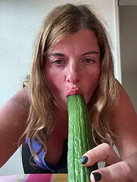 Snapshot of Lombada chatting on 21, 10, 2025 Lombada online show from 21, 10, 2025