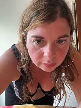 Snapshot of Lombada chatting on 6, 11, 2025 Lombada online show from 6, 11, 2025