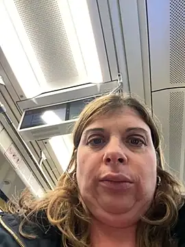 Snapshot of Lombada chatting on 29, 11, 2025 Lombada online show from 29, 11, 2025