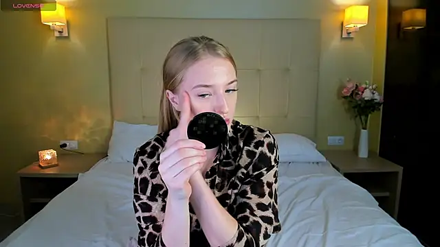 Snapshot of Stacy_River chatting on 14, 11, 2025 Stacy River online show from 14, 11, 2025