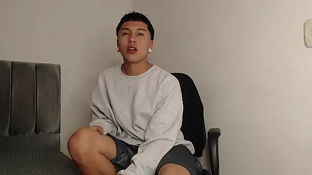 Snapshot of alex-lover chatting on 18, 3, 2025 alex-lover online show from 18, 3, 2025