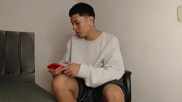 Snapshot of alex-lover chatting on 18, 3, 2025 alex-lover online show from 18, 3, 2025