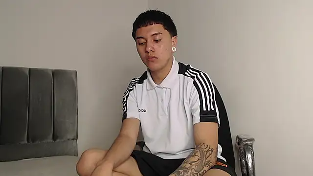 Snapshot of alex-lover chatting on 22, 10, 2025 alex-lover online show from 22, 10, 2025