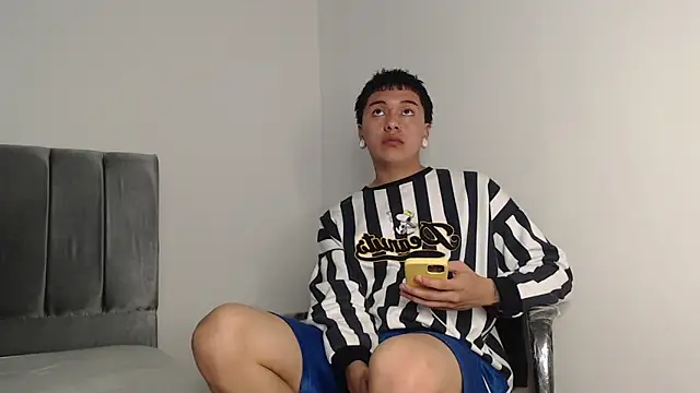 Snapshot of alex-lover chatting on 30, 10, 2025 alex-lover online show from 30, 10, 2025