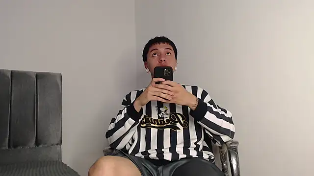 Snapshot of alex-lover chatting on 11, 11, 2025 alex-lover online show from 11, 11, 2025