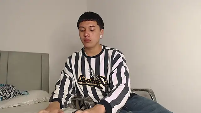 alex-lover online show from 4, 2, 2026