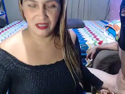 Snapshot of mom_son_dirty chatting on 6, 12, 2024 mom son dirty online show from 6, 12, 2024