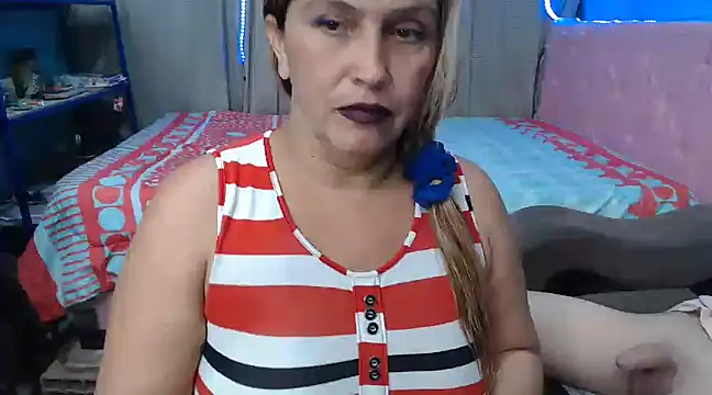 Snapshot of mom_son_dirty chatting on 13, 2, 2025 mom son dirty online show from 13, 2, 2025