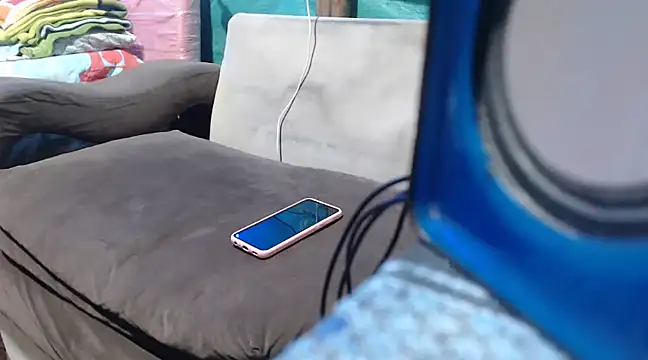 Snapshot of mom_son_dirty chatting on 5, 3, 2025 mom son dirty online show from 5, 3, 2025