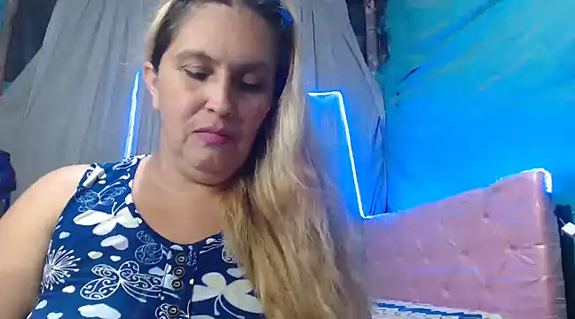 Snapshot of mom_son_dirty chatting on 20, 3, 2025 mom son dirty online show from 20, 3, 2025