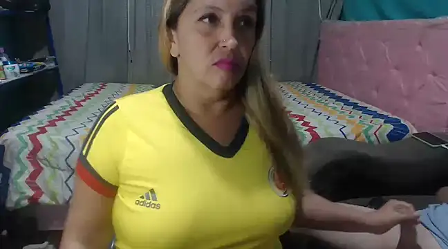 Snapshot of mom_son_dirty chatting on 21, 3, 2025 mom son dirty online show from 21, 3, 2025