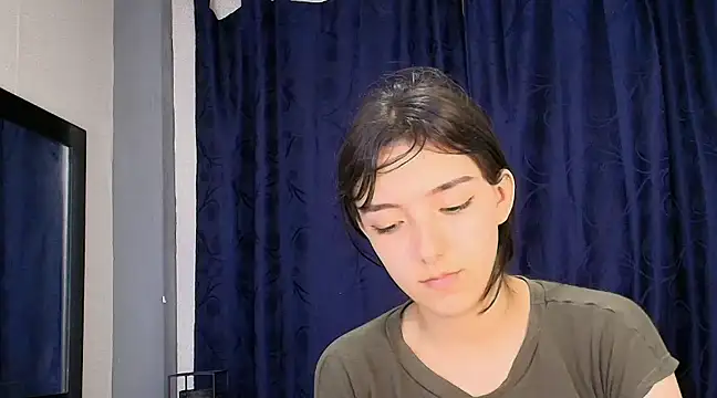 Snapshot of Marcelaa_fox chatting on 5, 12, 2024 Marcelaa fox online show from 5, 12, 2024