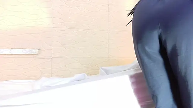 Chocolatte bar online show from 31, 1, 2025