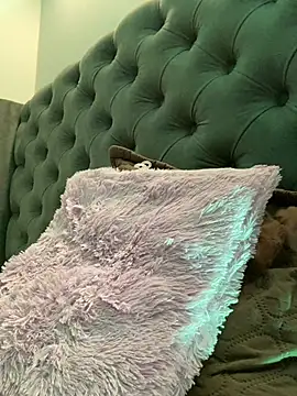 IsaValencia online show from 6, 2, 2025