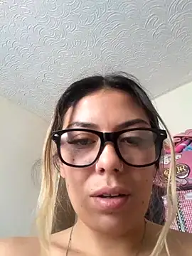 Snapshot of Sweel_Leyva18 chatting on 27, 6, 2026 Sweel Leyva18 online show from 27, 6, 2026