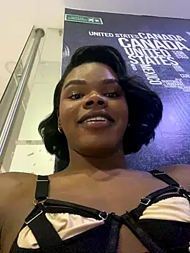 CamiEstrada online show from 26, 9, 2025