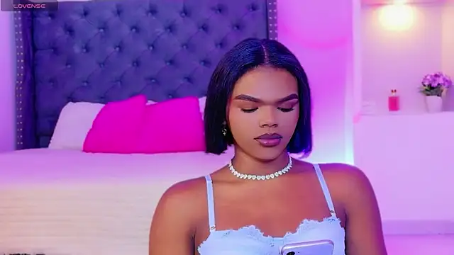 CamiEstrada online show from 2, 11, 2025