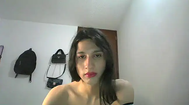 Snapshot of Safiro_Queen chatting on 14, 12, 2024 Safiro Queen online show from 14, 12, 2024