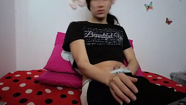 Snapshot of Safiro_Queen chatting on 1, 12, 2025 Safiro Queen online show from 1, 12, 2025