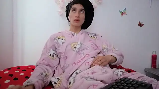 Snapshot of Safiro_Queen chatting on 21, 12, 2025 Safiro Queen online show from 21, 12, 2025