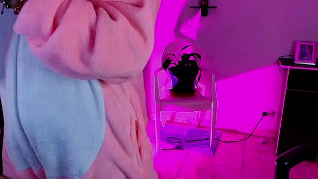 TinnaDawsom online show from 24, 1, 2025