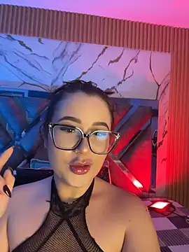 LylaLee111 online show from 26, 5, 2026