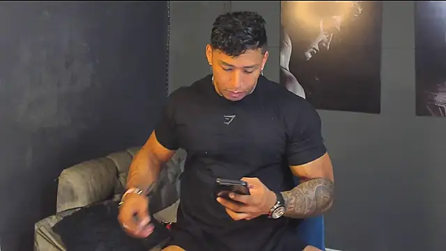 Snapshot of bradley_smith chatting on 9, 6, 2026 bradley smith online show from 9, 6, 2026
