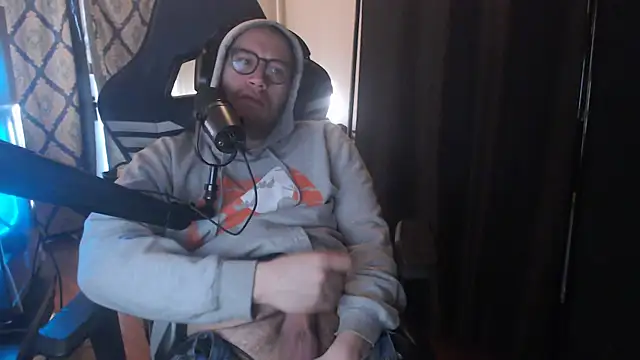 chicostick413 online show from 24, 3, 2026