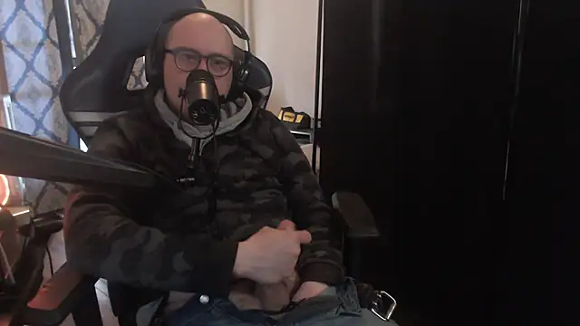 chicostick413 online show from 25, 3, 2026