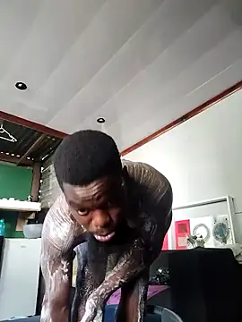 Snapshot of Chocolate_factory_man chatting on 8, 3, 2025 Chocolate factory man online show from 8, 3, 2025