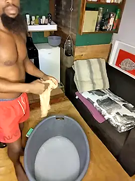 Snapshot of Chocolate_factory_man chatting on 14, 3, 2025 Chocolate factory man online show from 14, 3, 2025