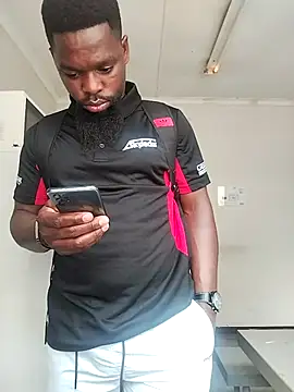 Snapshot of Chocolate_factory_man chatting on 17, 10, 2025 Chocolate factory man online show from 17, 10, 2025