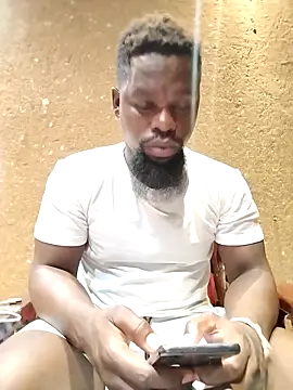 Snapshot of Chocolate_factory_man chatting on 17, 12, 2025 Chocolate factory man online show from 17, 12, 2025