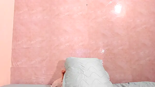 Snapshot of NicolVilla chatting on 23, 10, 2025 NicolVilla online show from 23, 10, 2025