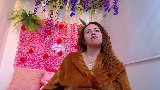 BLONDE SEXYHOT online show from 20, 12, 2025