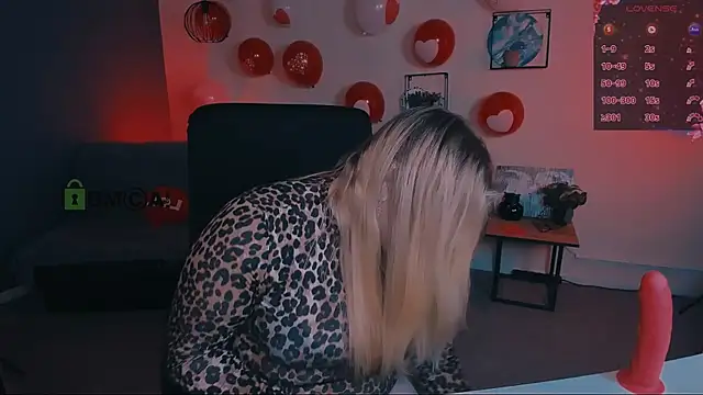 Snapshot of juli_kisss chatting on 21, 2, 2025 juli kisss online show from 21, 2, 2025