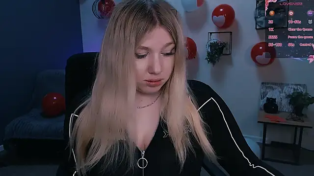 Snapshot of juli_kisss chatting on 24, 2, 2025 juli kisss online show from 24, 2, 2025