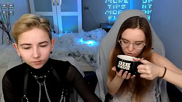 velvetvalkyries online show from 2, 1, 2025