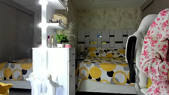 cherryfox88 online show from 16, 9, 2025